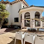 Casa Real فيلة *